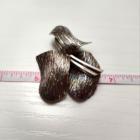Vintage Kollmar & Jourdan 935 Silver Textured Flower Brooch Pin - Picture 12 of 13